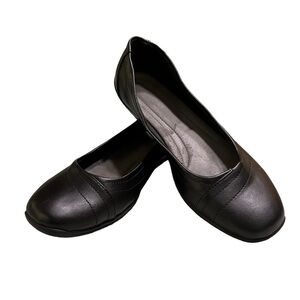 Comfort Plus Slip on faux Leather flat with rubber sole women’s size 8W